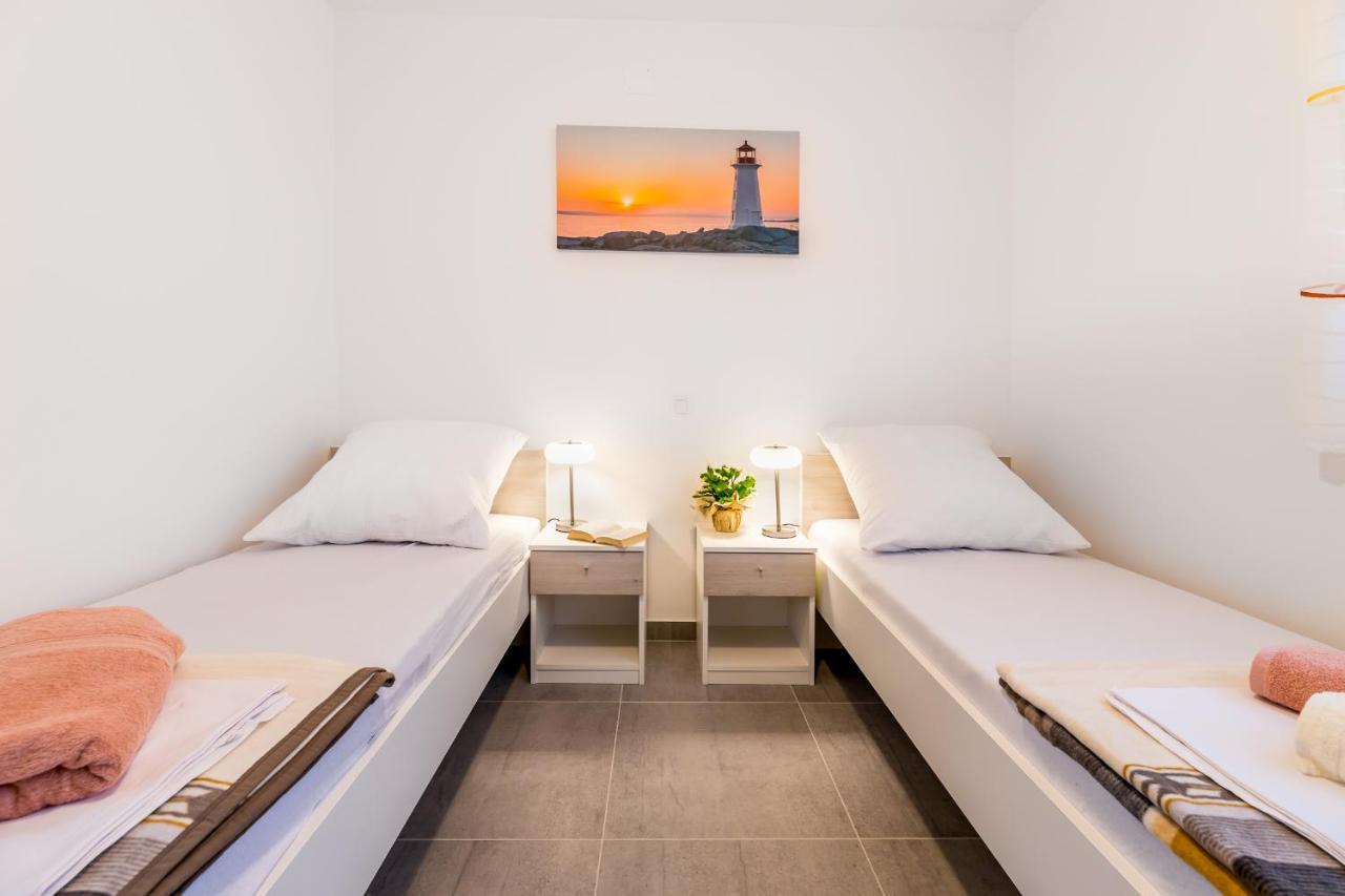 Apartment Lana Baška Exteriör bild