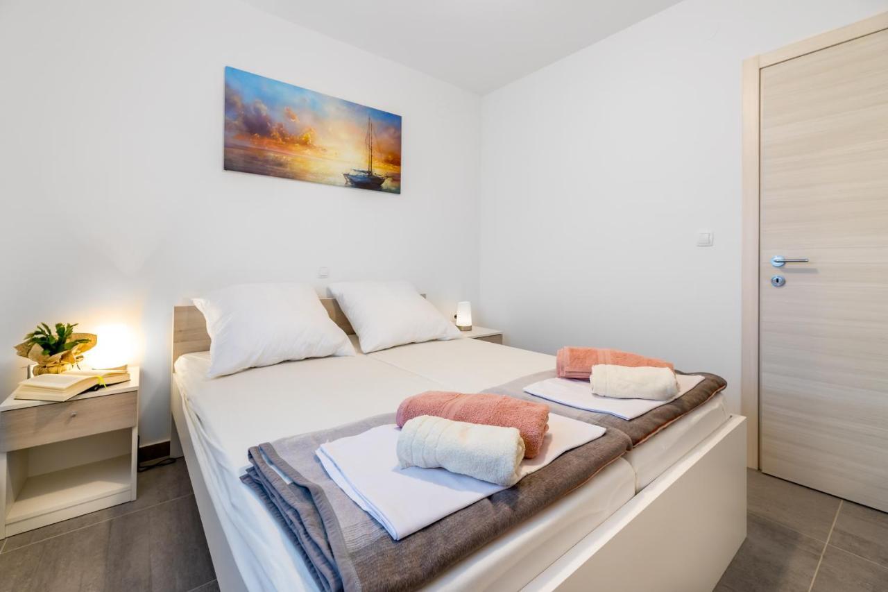 Apartment Lana Baška Exteriör bild